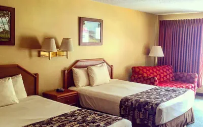 Photo 5 - Super 8 by Wyndham Lake George/Downtown