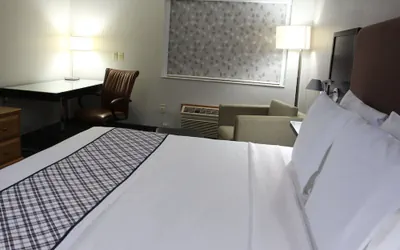 Photo 5 - Westbridge Inn & Suites Carrollton