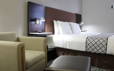 Photo 4 - Westbridge Inn & Suites Carrollton
