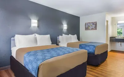 Photo 5 - Quality Inn & Suites Columbus West