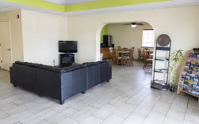 Photo 5 - Ocean Breeze Inn