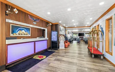 Photo 3 - Super 8 by Wyndham Uniontown PA