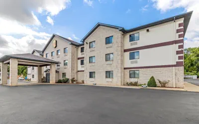 Photo 2 - Super 8 by Wyndham Uniontown PA