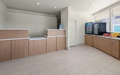 Photo 5 - Ramada by Wyndham Merced