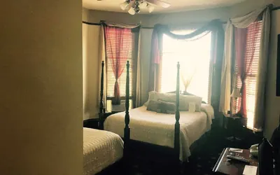Photo 3 - Campbell House Inn
