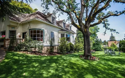 Photo 2 - Campbell House Inn