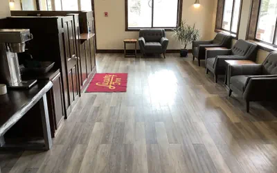Photo 3 - Luxury Inn And Suites