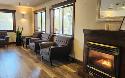Photo 5 - Luxury Inn And Suites