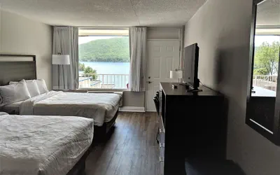 Photo 3 - Lakefront Terrace Resort