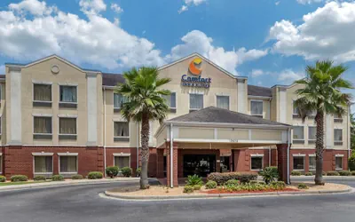 Photo 2 - Comfort Inn & Suites Statesboro - University Area