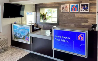 Photo 3 - Motel 6 Delano, CA