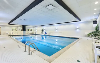 Photo 2 - Renaissance Chicago O'Hare Suites Hotel