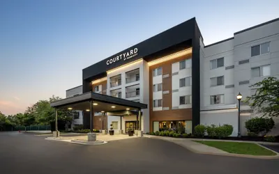 Photo 2 - Courtyard by Marriott Edison Woodbridge