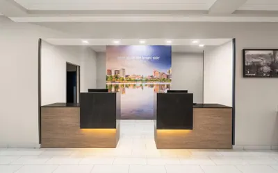 Photo 3 - La Quinta Inn & Suites by Wyndham Bessemer