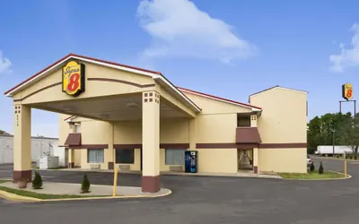 Photo 2 - Super 8 by Wyndham Chattanooga/East Ridge