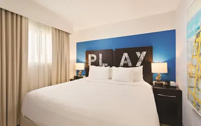 Photo 3 - St Pete Shores Hotel