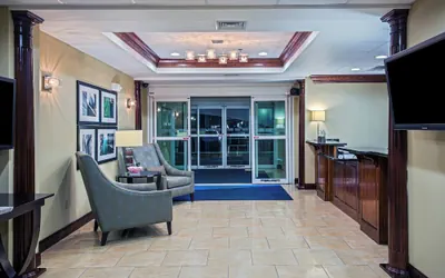 Photo 2 - Holiday Inn Express & Suites Richmond by IHG