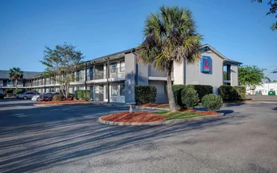 Photo 2 - Studio 6 Extended Stay - Ocean Springs, MS