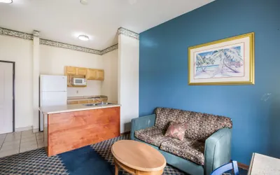 Photo 4 - Americas Best Value Inn & Suites Three Rivers