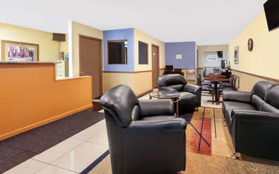 Photo 4 - Days Inn by Wyndham Ardmore