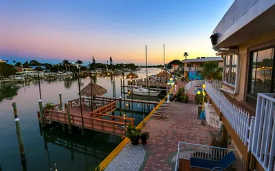 Photo 2 - Bayview Plaza Waterfront Resort