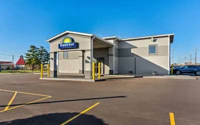 Photo 2 - Days Inn by Wyndham Indianapolis East Post Road