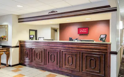 Photo 3 - Red Roof Inn Hendersonville