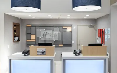 Photo 3 - Holiday Inn Express & Suites Lake Forest by IHG