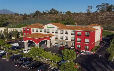 Photo 2 - Holiday Inn Express & Suites Lake Forest by IHG