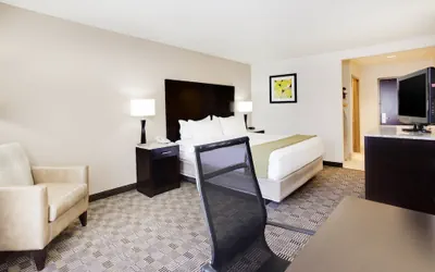 Photo 3 - Holiday Inn Express Hotel & Suites Mebane by IHG