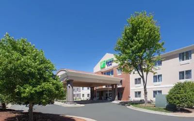 Photo 2 - Holiday Inn Express Hotel & Suites Mebane by IHG