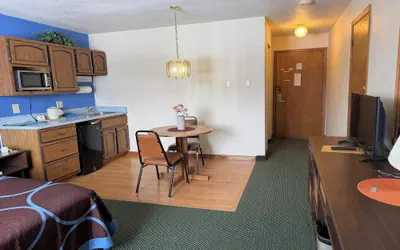 Photo 5 - Iron Mountain Inn & Suites MI US 2