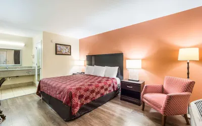 Photo 5 - Econo Lodge Santee