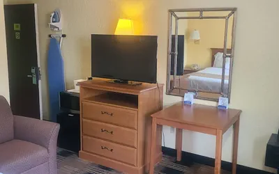 Photo 5 - Travelodge by Wyndham Airport Platte City