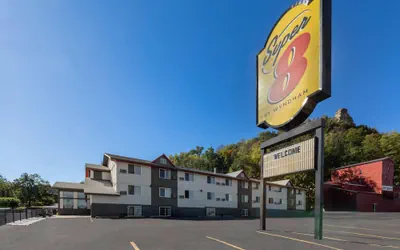 Photo 2 - Super 8 by Wyndham Winona MN