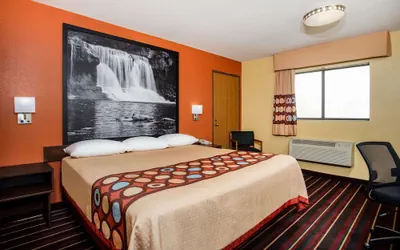 Photo 3 - Super 8 by Wyndham Crawfordsville