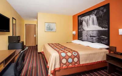Photo 4 - Super 8 by Wyndham Crawfordsville
