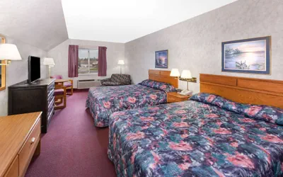 Photo 5 - Super 8 by Wyndham St. Ignace