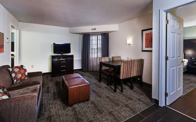 Photo 5 - Staybridge Suites Woodland Hills by IHG
