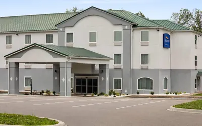 Photo 2 - Baymont by Wyndham La Grange KY Southeast