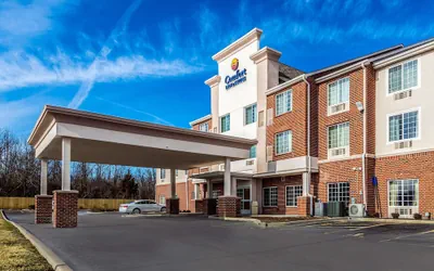 Photo 2 - Comfort Inn & Suites Dayton North