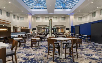 Photo 5 - Embassy Suites Boston Logan Airport