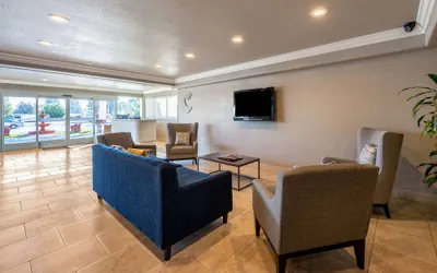 Photo 4 - Comfort Inn Gilroy