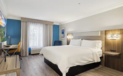 Photo 3 - Holiday Inn Express Hotel & Suites Vacaville by IHG
