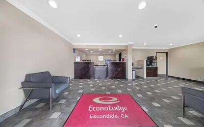 Photo 3 - Econo Lodge Inn & Suites Escondido Downtown