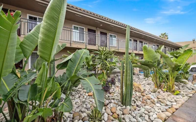 Econo Lodge Inn & Suites Escondido Downtown