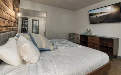 Photo 5 - Bel Aire Motel