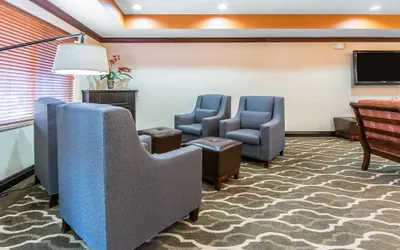 Photo 4 - Comfort Suites Owensboro South