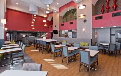 Photo 3 - Hampton Inn & Suites Palm Desert