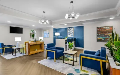 Photo 5 - MainStay Suites Roanoke Airport